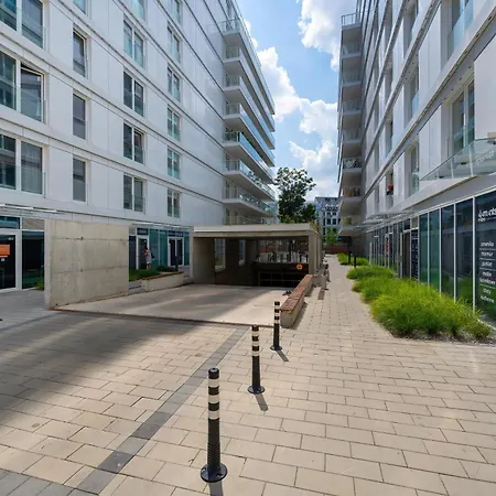 Apartment Elegancki Z Parkingiem Blisko Starego Miasta By Renters Breslau