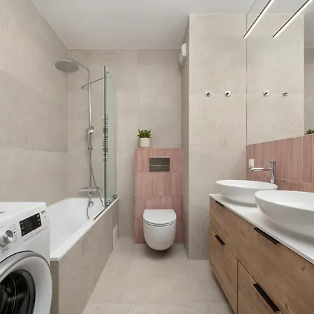 Elegancki Z Parkingiem Blisko Starego Miasta By Renters