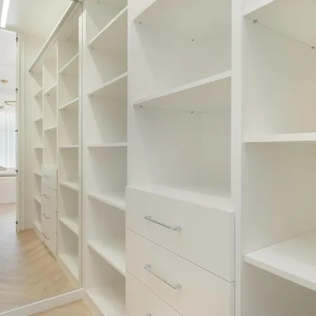 Apartment Elegancki Z Parkingiem Blisko Starego Miasta By Renters